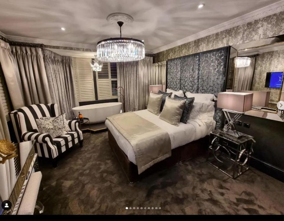 Funky Monk Hotel إبينغ المظهر الخارجي الصورة